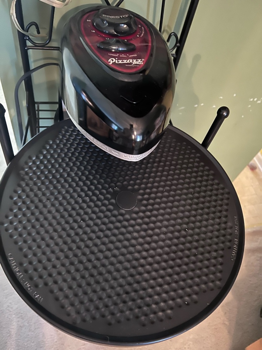 Presto Pizzazz Plus Pizza Oven - Black with Red Accent